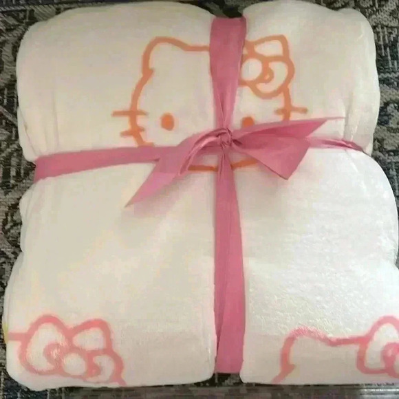 Hello Kitty Rainbow Ombré plush Blanket Full/Queen size. NEW - Picture 4 of 4